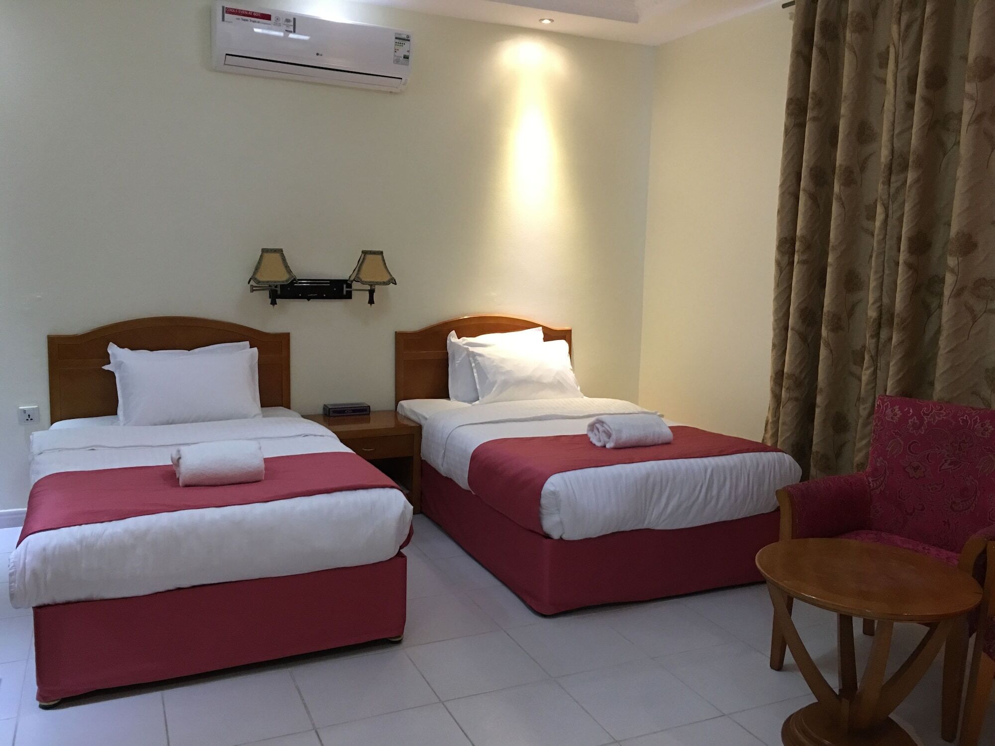 Oyo 366 Waves Hotel Ajman Extérieur photo
