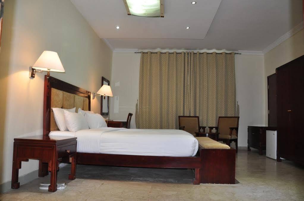 Oyo 366 Waves Hotel Ajman Extérieur photo