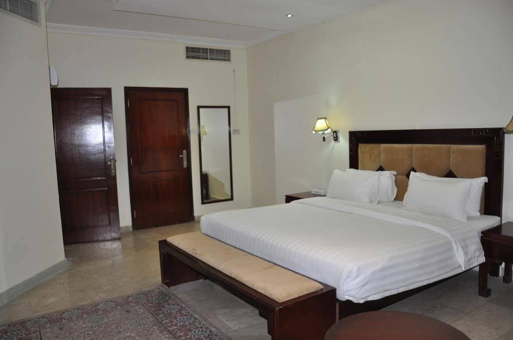 Oyo 366 Waves Hotel Ajman Extérieur photo